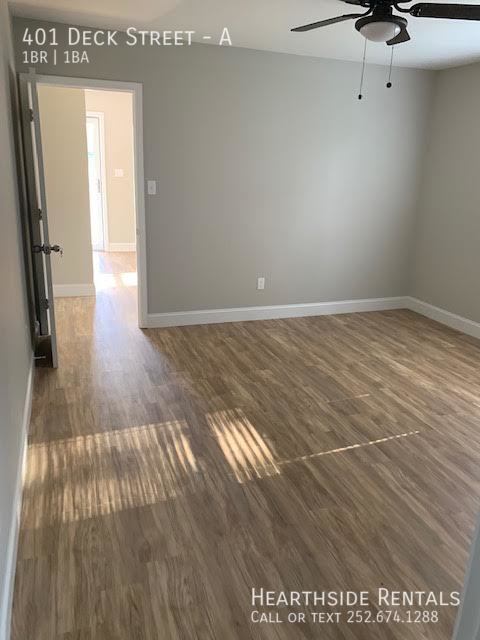 Building Photo - 401B Deck St