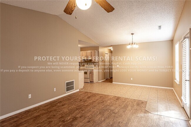 Foto del edificio - 3195 W Woodfield Way