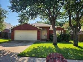 Building Photo - 3913 Chimney Rock Dr