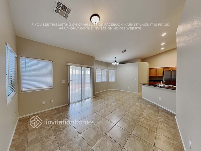 Foto del edificio - 9112 Canyon Magic Ave