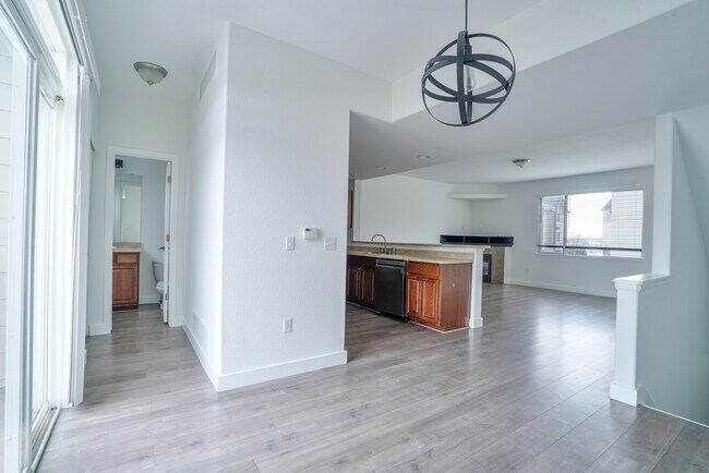 Foto del edificio - 8751 Pearl St