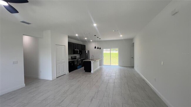 Building Photo - 3315 W Montgomery Ln