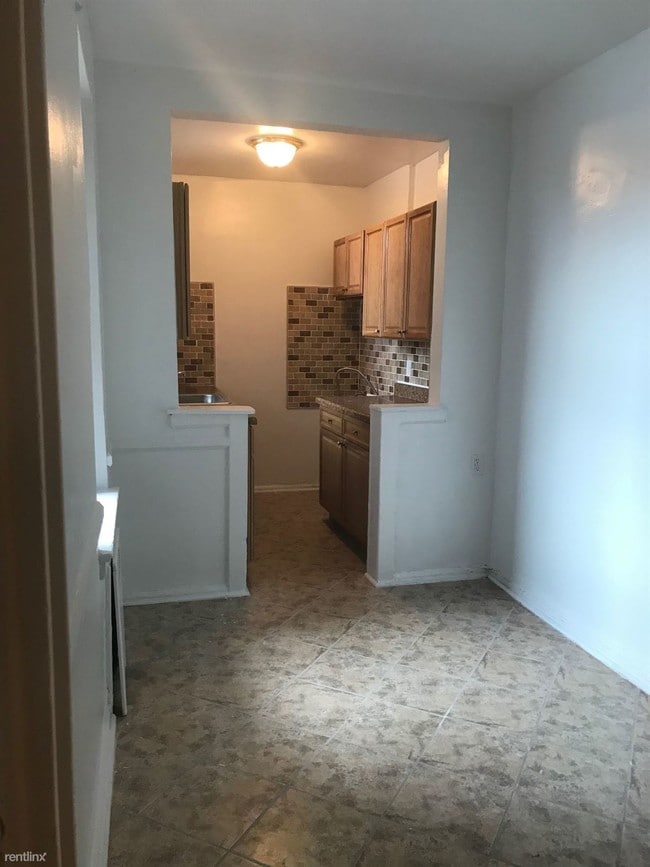 Building Photo - 3205 Grand Concourse