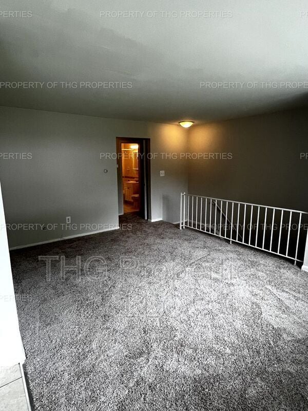 Building Photo - 405 Franklin Turnpike