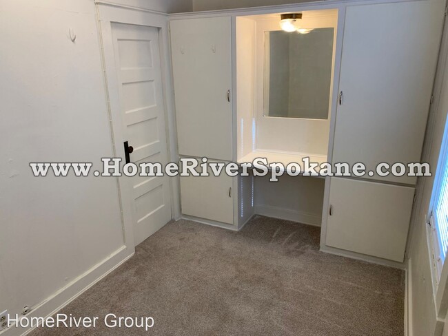Building Photo - 2 br, 1 bath House - 3616 N. G St.