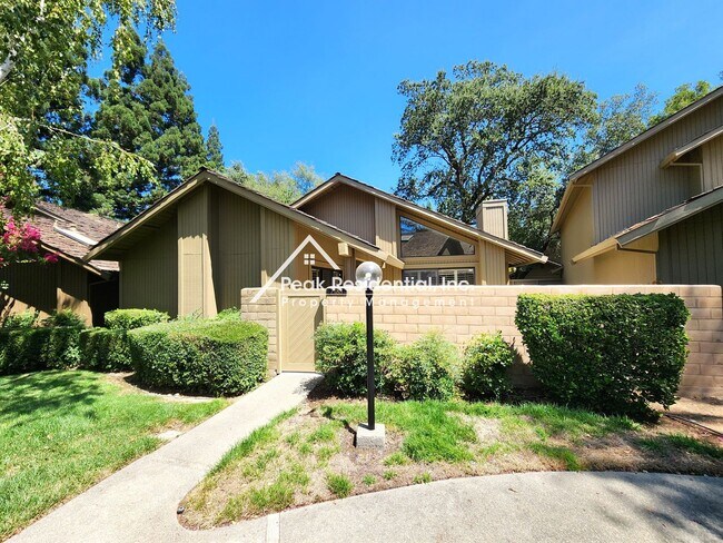 Building Photo - Wonderful 2bd/2ba Gold River Home with 2 C...