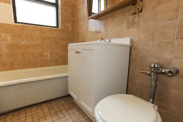 Foto del edificio - 744 W Belmont Ave