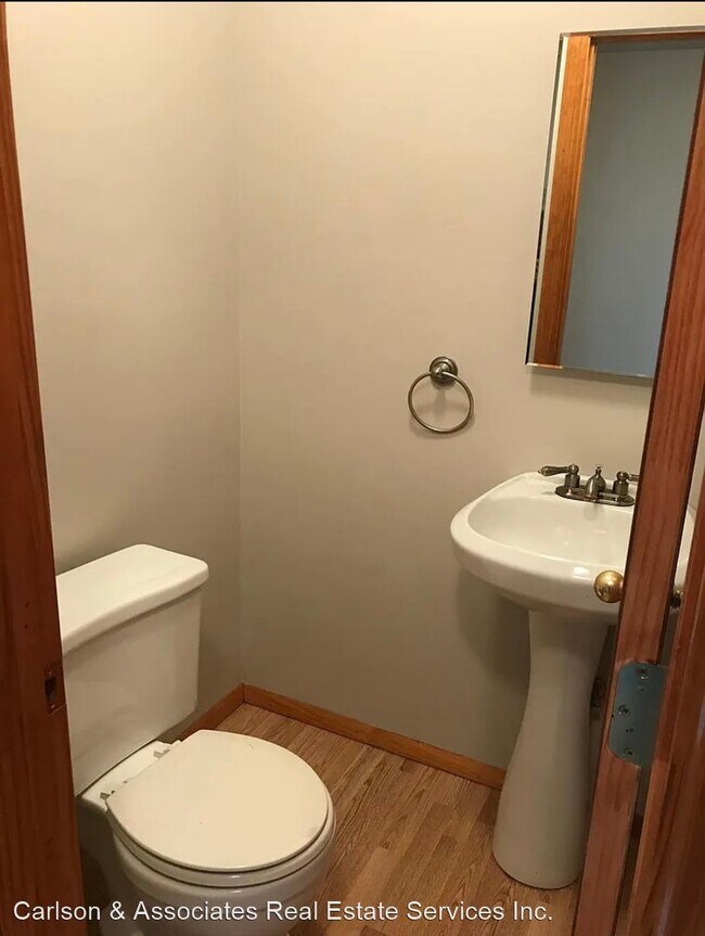 Foto del edificio - 3 br, 1.5 bath House - 1207 Pine Hollow rd