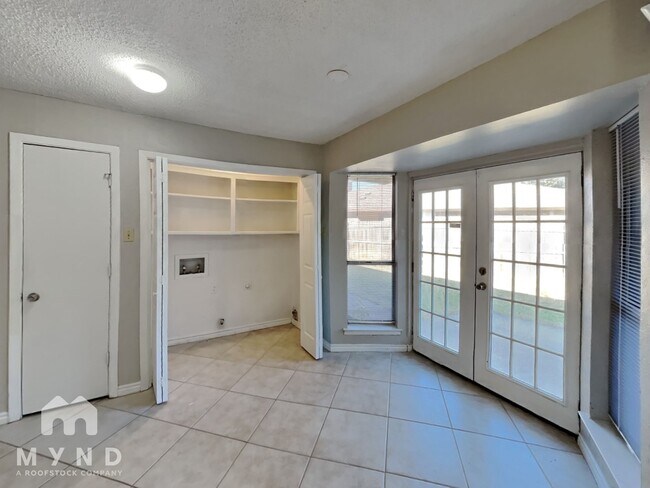 Foto del edificio - 312 Towne House Ln