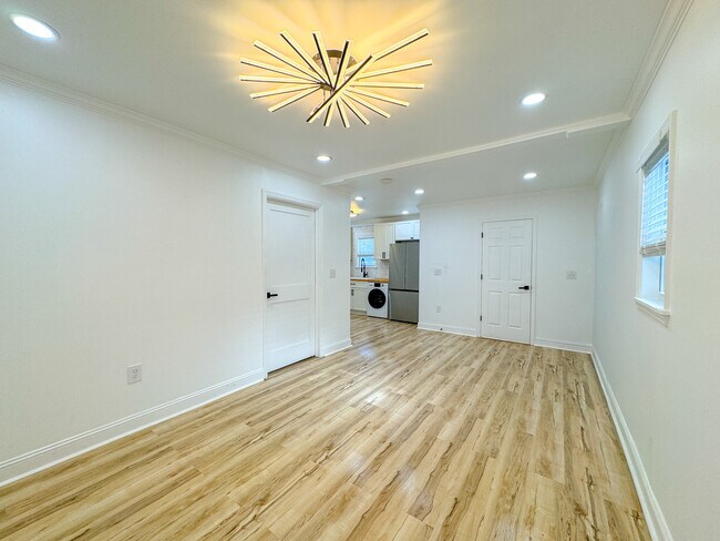 Foto del edificio - 711 W 44th St