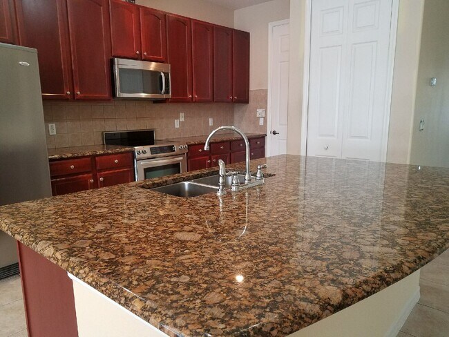 Foto del edificio - 4031 Sunburst View Cir