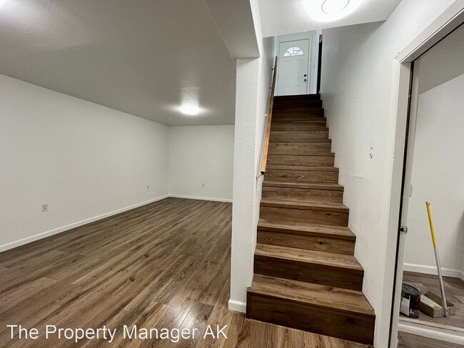 Building Photo - 4 br, 2 bath House - 530 Craig Ave