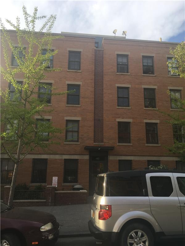 Primary Photo - 93 Kent St
