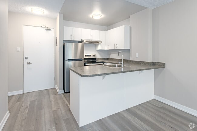1 chambre, 1 salle de bain - Cuisine - Hi-Level Affordable