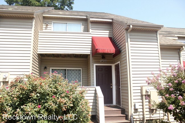 Building Photo - 1458 Bradley Dr