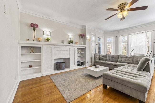 Foto del edificio - 6444 N Washtenaw Ave