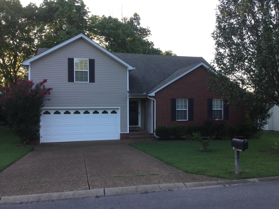 Foto principal - 2505 Edinburgh St