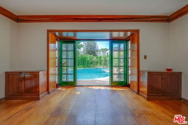 Foto del edificio - 805 N Bedford Dr