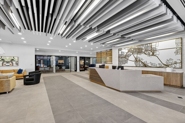 03_960_E_Adams_St_Jacksonville_FL_32202-Foyer-IMG_2396 - RISE Doro