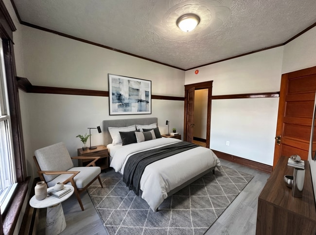 Foto del edificio - Remodeled 2BR in Kingston | Central A/C + In-Unit W/D + Parking | Pet Friendly