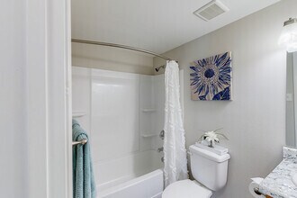 1BD 1BA 652SF - Portofino Apartments