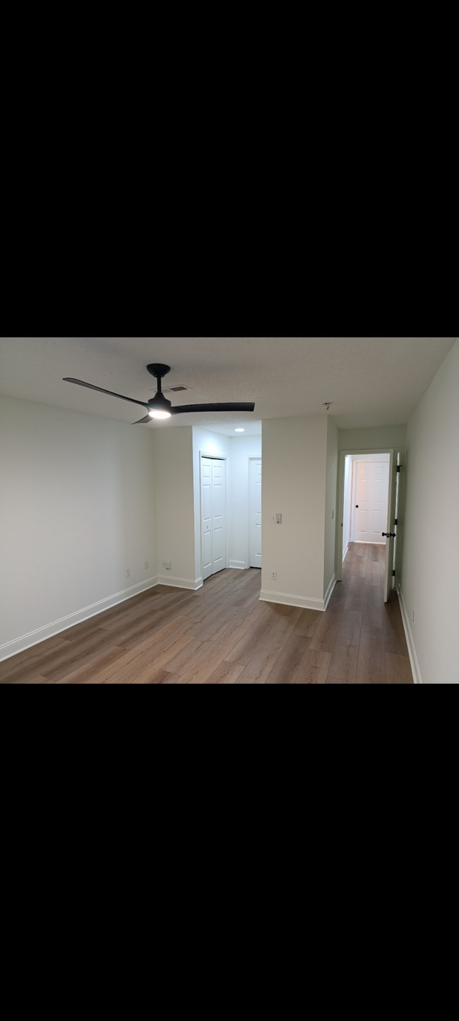 Foto del edificio - 4940 Windsor Green Way