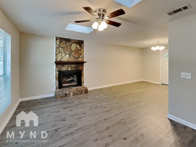 Building Photo - 2309 Chestnut Log Dr