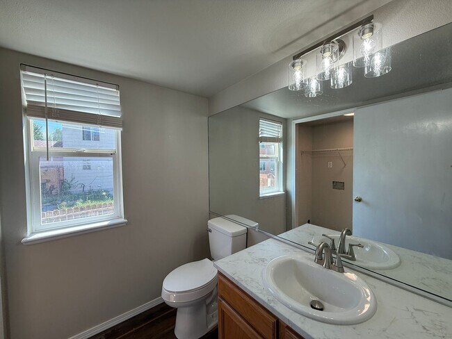 Foto del edificio - Large Springs Ranch 5 bedroom Close to Pow...