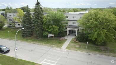 Building Photo - 70 Donwood Dr