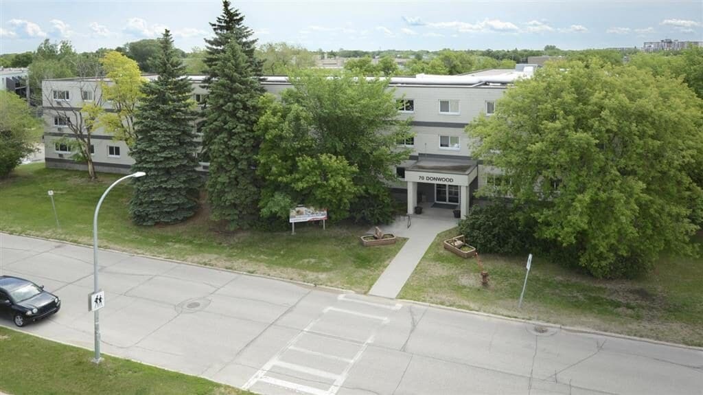 Photo principale - 70 Donwood Dr