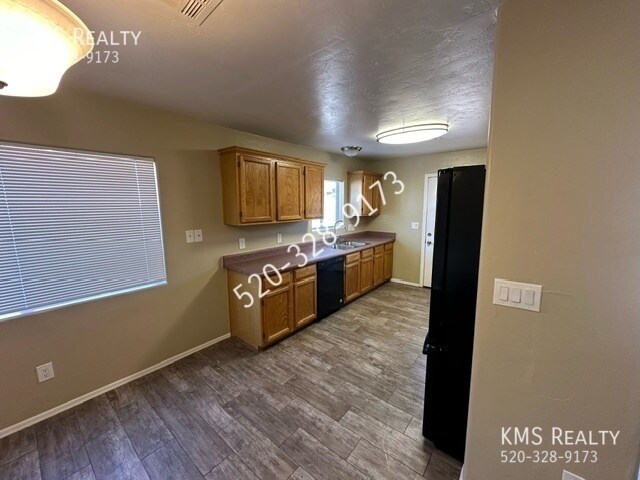 Building Photo - 4648 W Calle Don Tomas