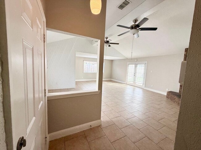 Building Photo - 16730 Frigate Dr