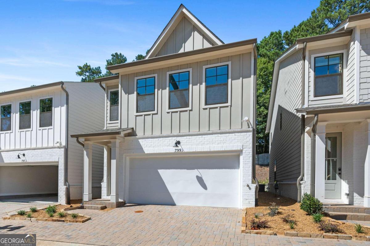 Primary Photo - 799 Stickley Oak Way