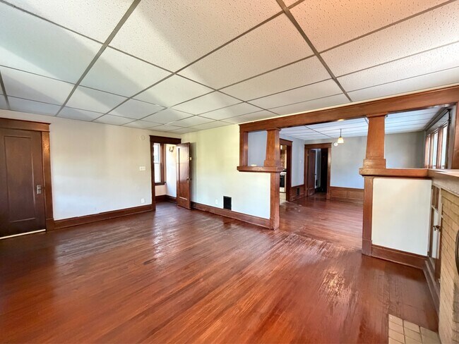 Foto del edificio - 418 Colvin Ave