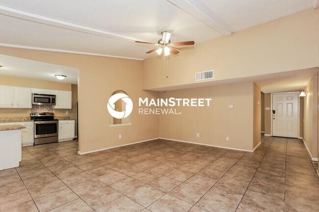 Building Photo - 3 Bedroom Pet-Friendly Home in Arlington, TX with Main Street Renewal