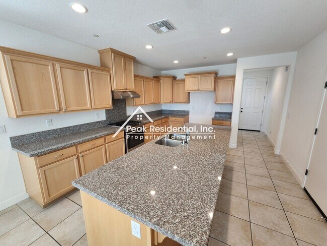 Foto del edificio - Very Nice 4bd/3ba Elk Grove Home in Gated Community!