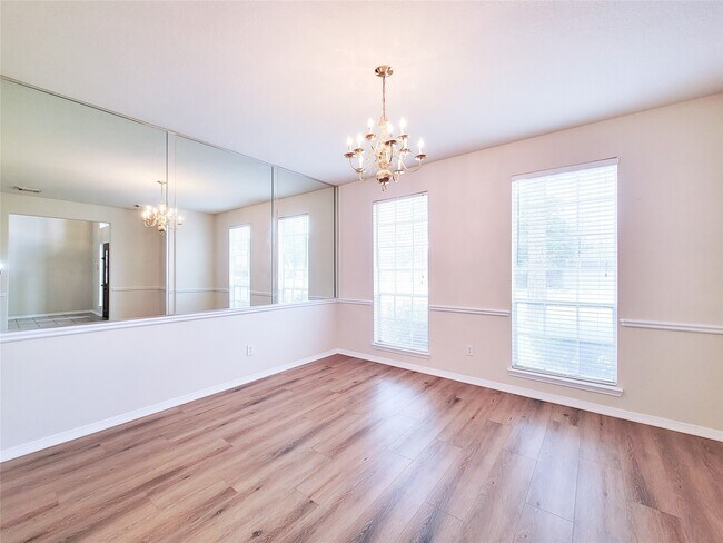 Foto del edificio - 7902 Feather Springs Dr