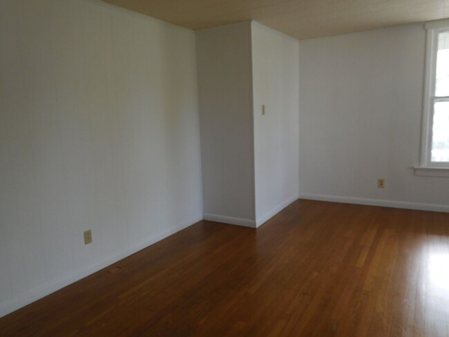 Foto del edificio - 122 Clayton Ave