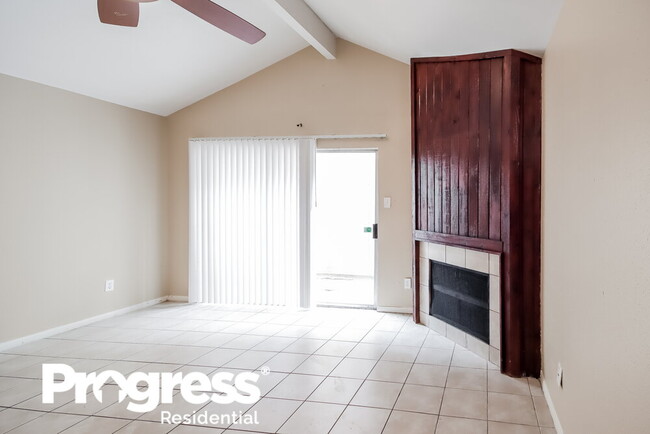 Building Photo - 12329 Ridgeside Dr