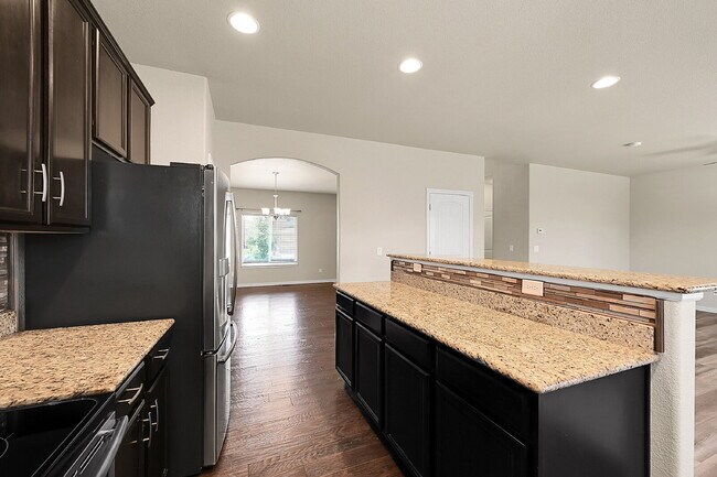 Building Photo - $2,450 - 4 Bed, 2.5 Bath Home with Fenced ...