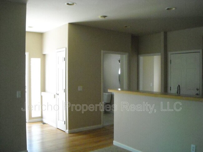 Foto del edificio - 5357 Balsam St