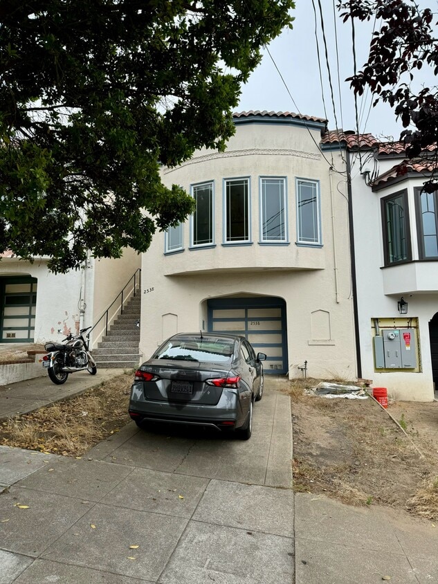 Primary Photo - 2538 15th Ave