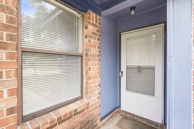 Building Photo - 346 Dorchester Manor Blvd
