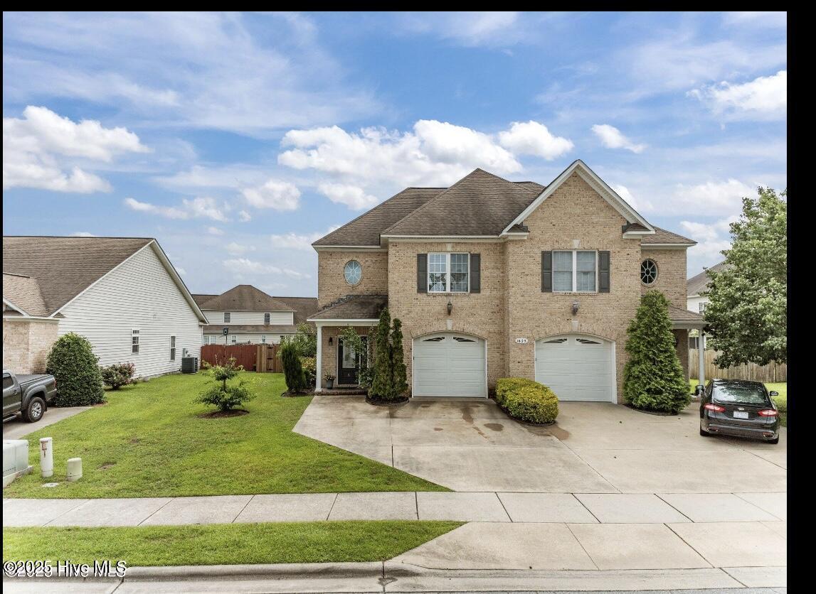 Foto principal - 1625 Brook Hollow Dr
