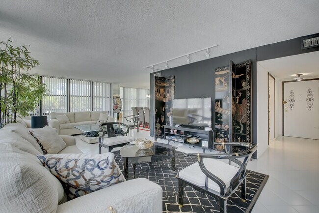 Foto del edificio - 800 Parkview Dr