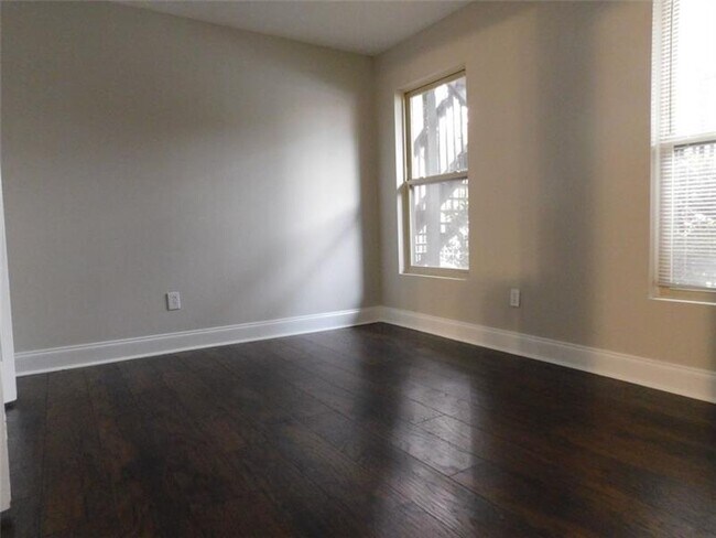 Building Photo - 403 Bedfort Dr.