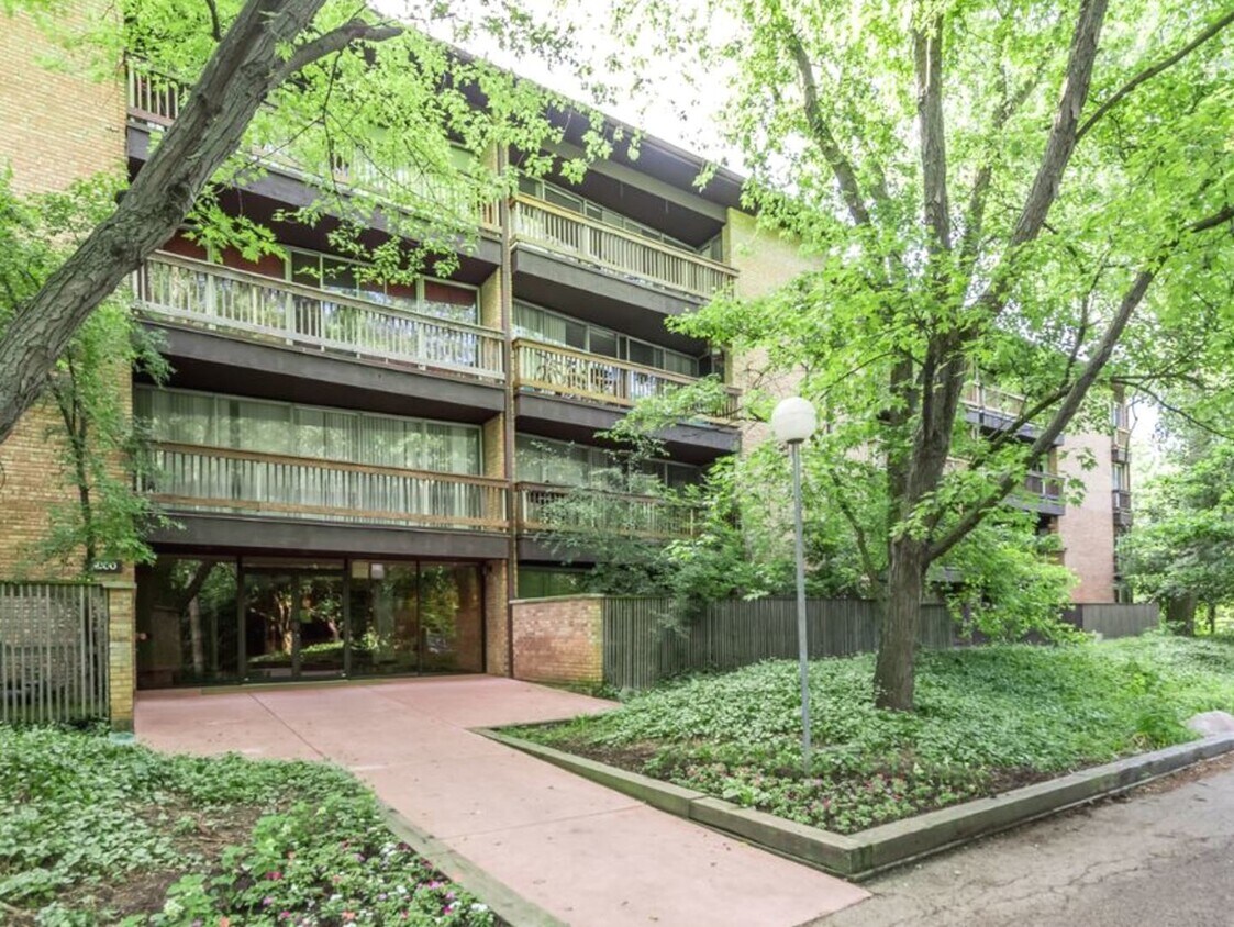 5600 Hillcrest Ln Unit 130PB, Lisle, IL 60532 Condo for Rent in