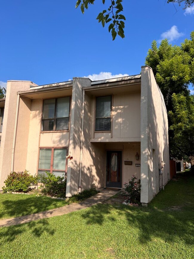 Foto del edificio - 324 Arborview Dr