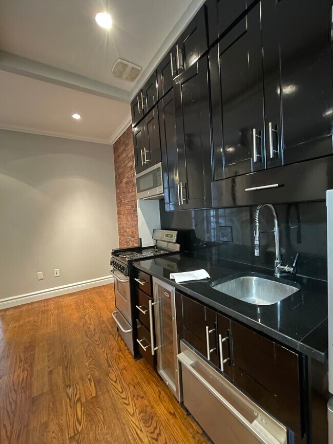 Foto del edificio - 250 E 33rd St