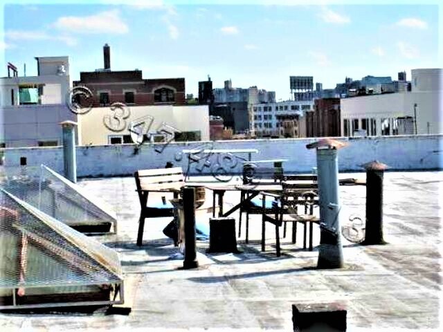 Building Photo - 132 N 5th St